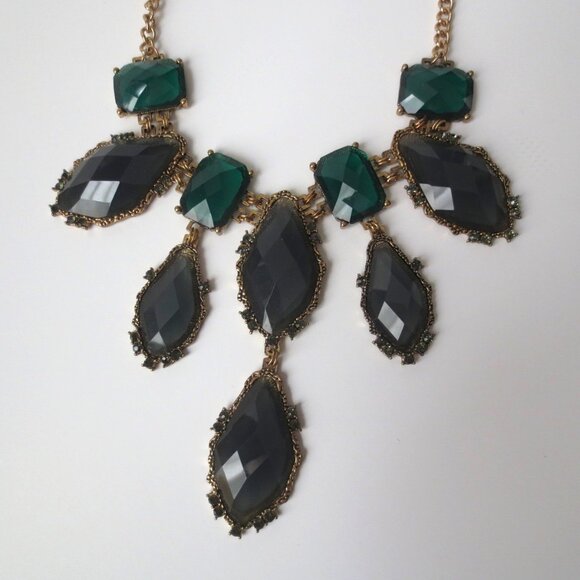 Aldo Green and Blue Large Scale Jewelled Faceted Gold Tone Statement Necklace - Picture 2 of 4